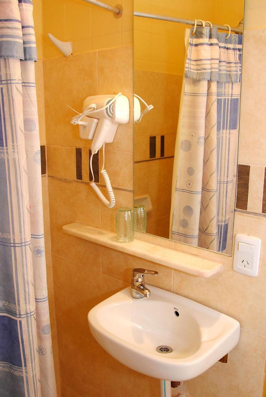 Hotel Inti Huasi Сан-Фернандо-дель-Валье-де-Катамарка Экстерьер фото
